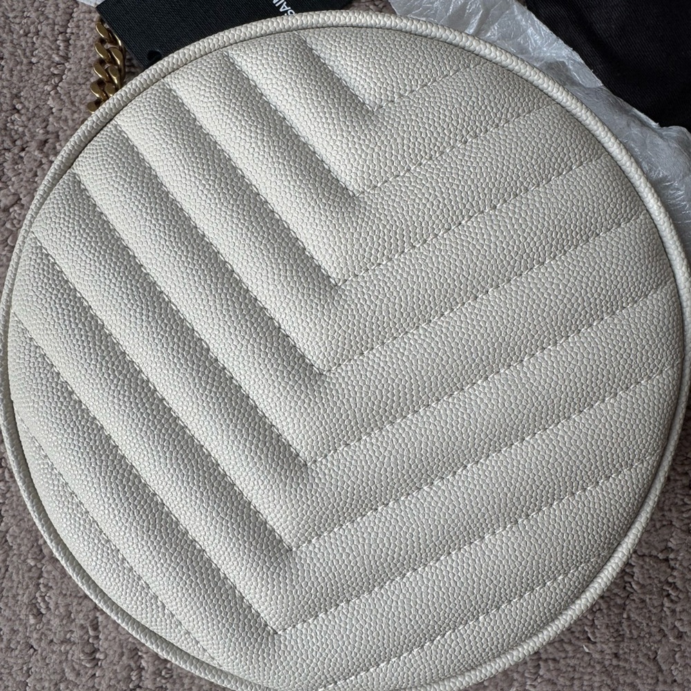 Saint Laurent White Chevron Quilted Crossbody Bag - Picture 4 of 6